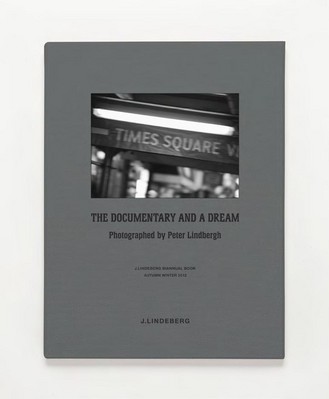 這里永遠(yuǎn)是一個人們生活和相逢的充滿活力的舞臺。Peter Lindbergh就是在這里捕捉那些奇妙的邂逅。