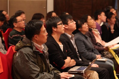 北京新東方北美本科留學高峰論壇吸引了眾多對北美本科留學感興趣的家長與學生。