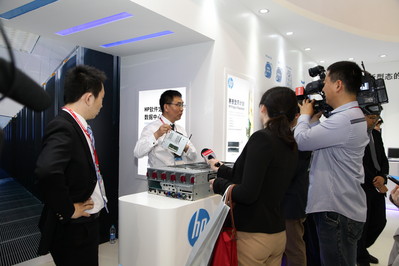 惠普“IT新型態”移動化展區展示為用戶提供的全方位移動支持，包括移動辦公、移動打印和移動執法等，助力各類機構提升工作效率