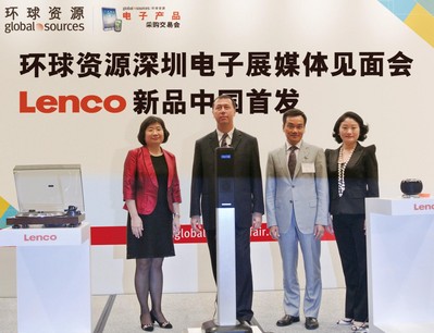 主辦方環球資源首席執行官區乃光先生（右二）與參展商代表 Lenco 首席執行官 Kresimir Secak 先生（左二）、環球資源中國內貿發展部副總裁任麗峰女士（左一）及環球資源企業事務副總裁蘇慧雯女士（右一）在“2013環球資源深圳電子展暨 Lenco 新品中國首發媒體見面會”上合影。