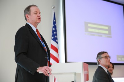 北京鼎石國際學校校長Malcolm McKenzie先生闡述“世界學?！钡睦砟?>
															</a>
						</div>
						

						
					</div>

					
				
					<div   id=