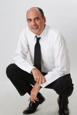 被稱(chēng)為“中國(guó)通”的愛(ài)德華.雷曼先生是北京雷曼會(huì)計(jì)師事務(wù)所有限責(zé)任公司的創(chuàng)始人，是中國(guó)建國(guó)以來(lái)首位在中國(guó)律師事務(wù)所工作的外籍律師，同時(shí)亦是在中國(guó)律師事務(wù)所中任總經(jīng)理一職時(shí)間最長(zhǎng)的律所管理者。</span></em></div>
<em> </em></div>
<p><em> </em></p>
<div align="center" style="">
<div name="photo" style=" width: 410px; margin: 5px;"><a rel="nofollow" href="http://m.ugift.cc/sa/2013/12/11/20131211172739603715-org.jpg" target="_blank"><img style="margin-bottom: 5px;" src="http://m.ugift.cc/sa/2013/12/11/20131211172739603715.jpg" border="0" alt="雷曼律師事務(wù)所是一家在公司法商法業(yè)務(wù)領(lǐng)域內(nèi)首屈一指的中國(guó)律師事務(wù)所，為其客戶(hù)提供全方位的法律服務(wù)，並在中國(guó)的北京、上海、深圳及廣州等地以及蒙古國(guó)境內(nèi)均設(shè)有辦事處。" width="400" /></a><br /><span name="caption">雷曼律師事務(wù)所是一家在公司法商法業(yè)務(wù)領(lǐng)域內(nèi)首屈一指的中國(guó)律師事務(wù)所，為其客戶(hù)提供全方位的法律服務(wù)，並在中國(guó)的北京、上海、深圳及廣州等地以及蒙古國(guó)境內(nèi)均設(shè)有辦事處。